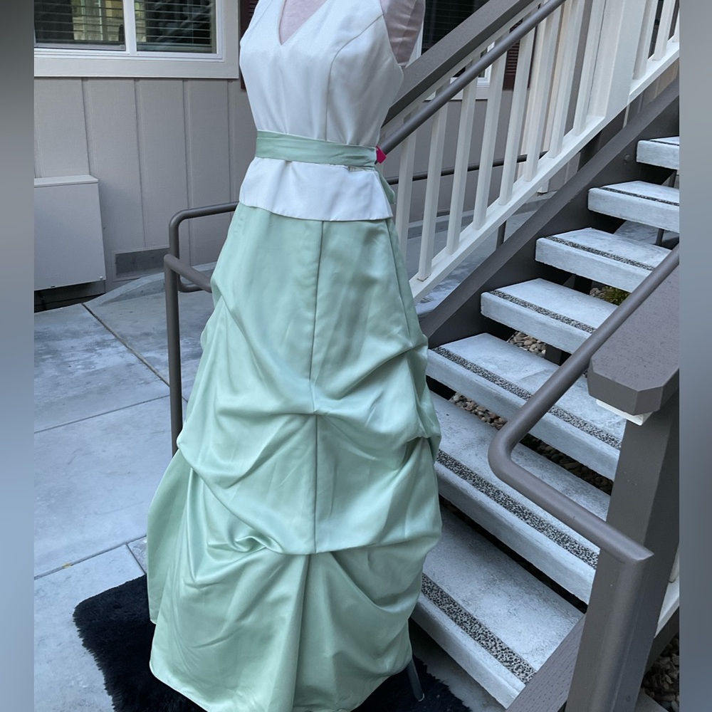 Maxi prom gown dress Couture Collection halter neck tiered bussled mint green 14 - Picture 4 of 15